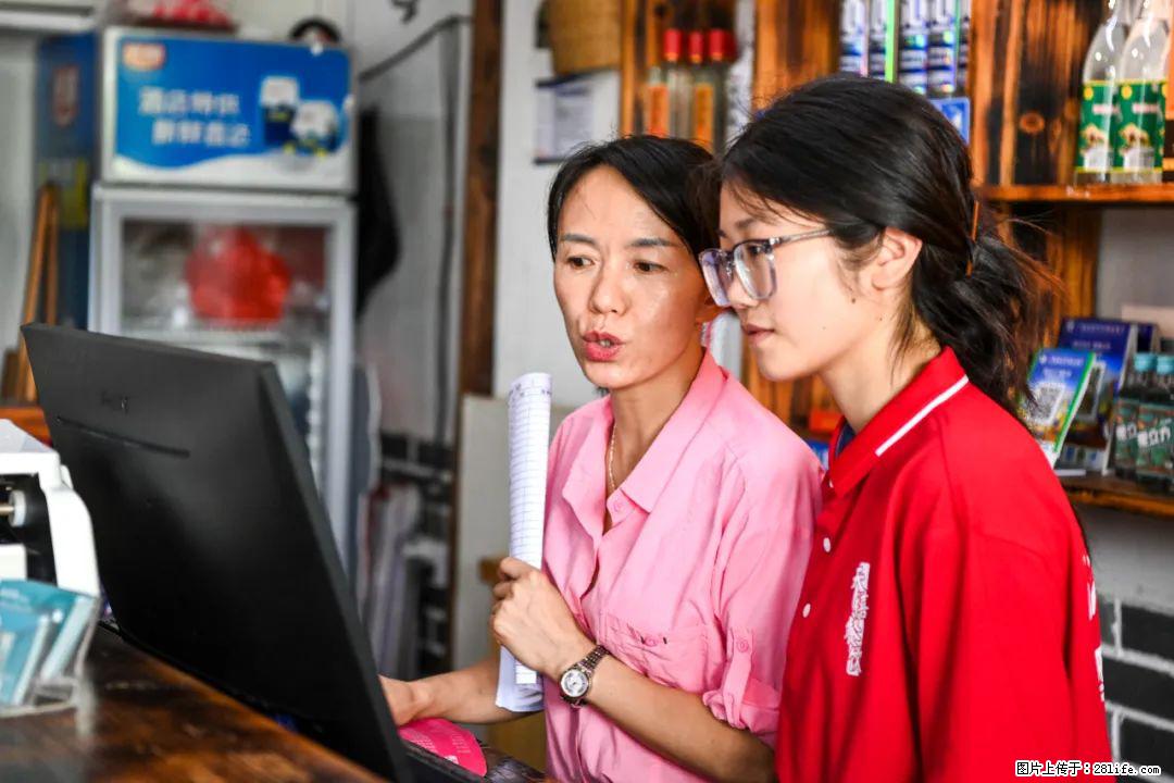 全网追的“扁担女孩”，找了一份暑假工，时薪12元 - 昆明生活资讯 - 昆明28生活网 km.28life.net